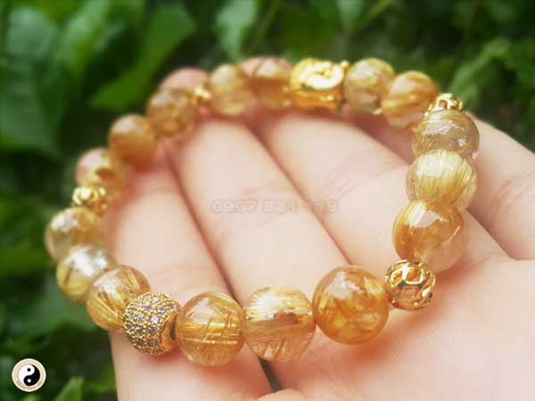 Lựa chọn vòng tay phong thủy mệnh Thổ mang đến sức khỏe tài lộc