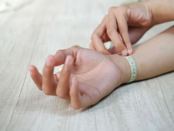 Tướng cổ tay nhỏ cho biết điều gì