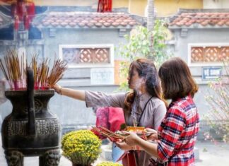 Có nên đi chùa cầu duyên và điều cần biết khi vào chùa? Có nên đi chùa cầu duyên?