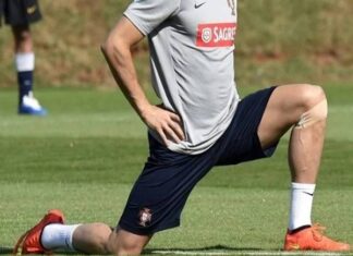 10 sai lầm phổ biến khi đá bóng mà bạn cần tránh 10 sai lầm phổ biến khi đá bóng mà bạn cần tránh