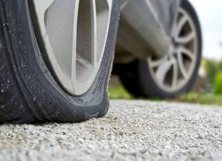 Thấy xe thủng lốp thường hay xuất hiện con số may mắn nào