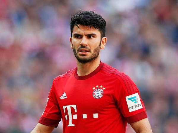 Cầu thủ Đức gốc Thổ Nhĩ Kỳ gọi tên Serdar Taşçı – Lá chắn vững chắc