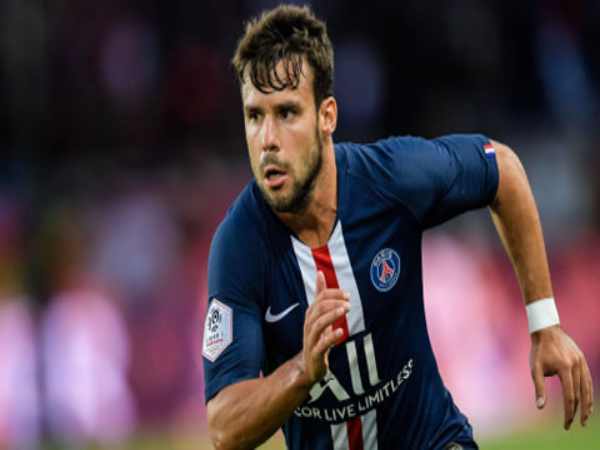 Hậu vệ Juan Bernat