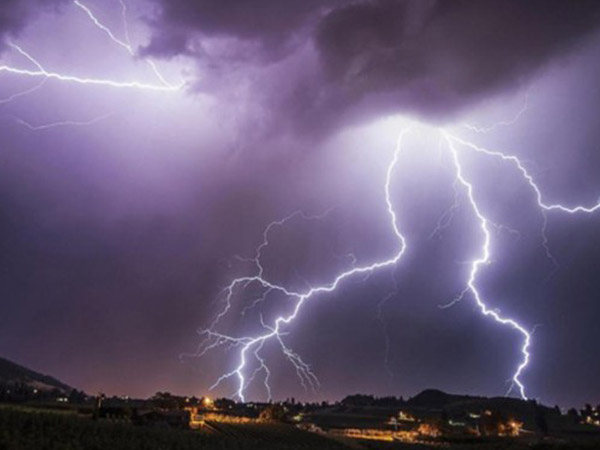 Giải mã nằm mơ thấy sấm sét đánh con gì may mắn?