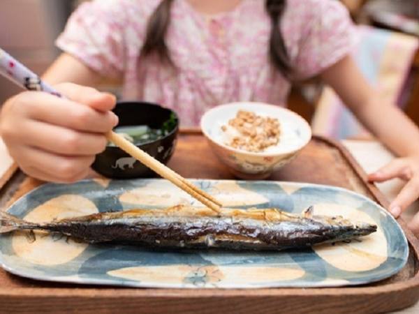 Khám phá ý nghĩa giấc mơ thấy ăn cá là điềm báo gì?