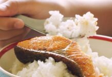 Nằm mơ thấy ăn cá là điềm tốt hay xấu, con số gì phúc lộc? Chiêm bao thấy ăn cá lóc