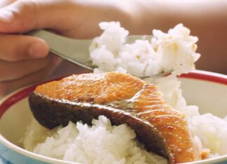 Nằm mơ thấy ăn cá là điềm tốt hay xấu, con số gì phúc lộc? Chiêm bao thấy ăn cá lóc