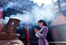 Nằm mơ thấy mình đi chùa là tốt hay xấu, con số gì may?